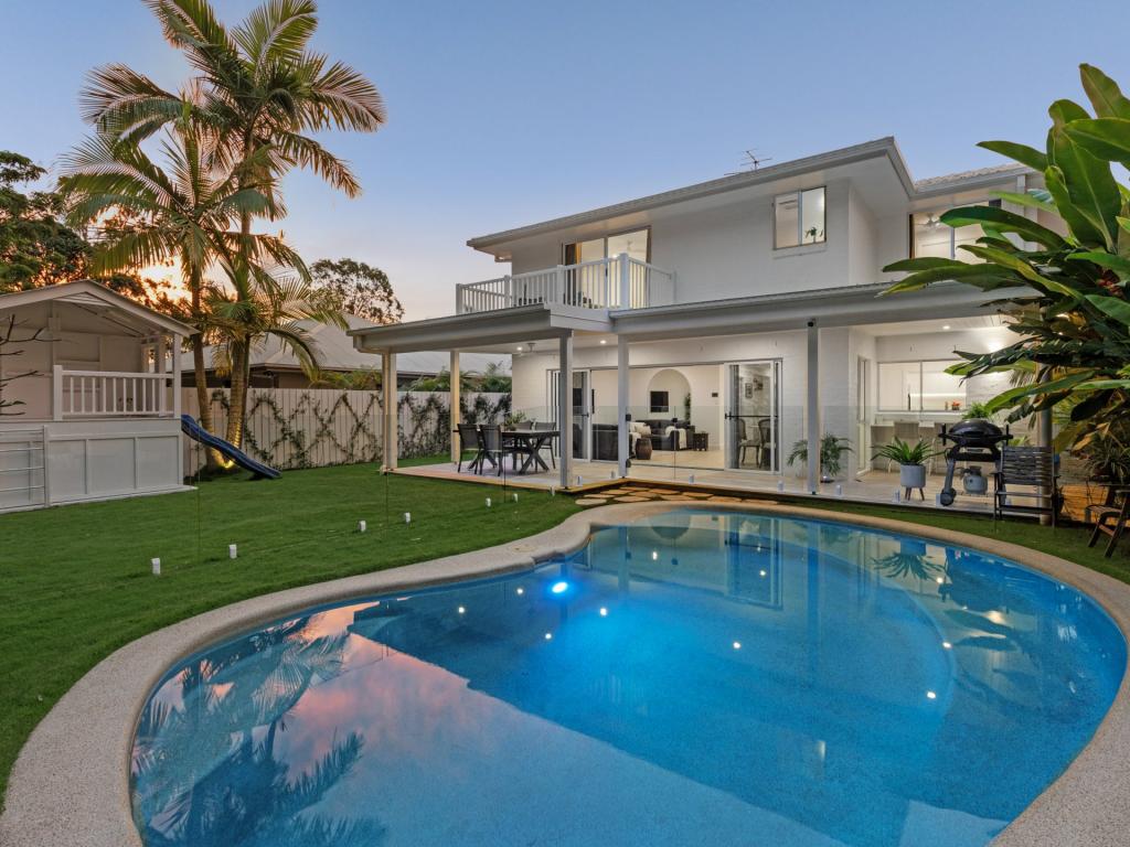 4 Baker-Finch Pl, Twin Waters, QLD 4564