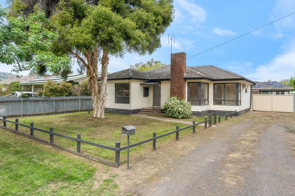 15 & 15a Gobur St, Euroa, VIC 3666