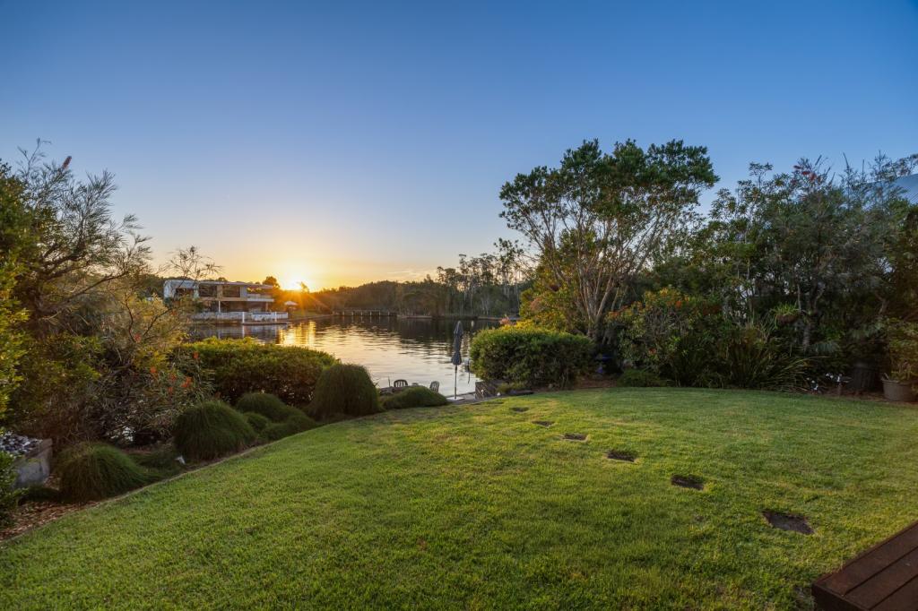 36 MARMONT ST, PELICAN WATERS, QLD 4551