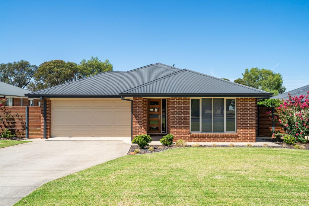 10 Fourth St, Henty, NSW 2658