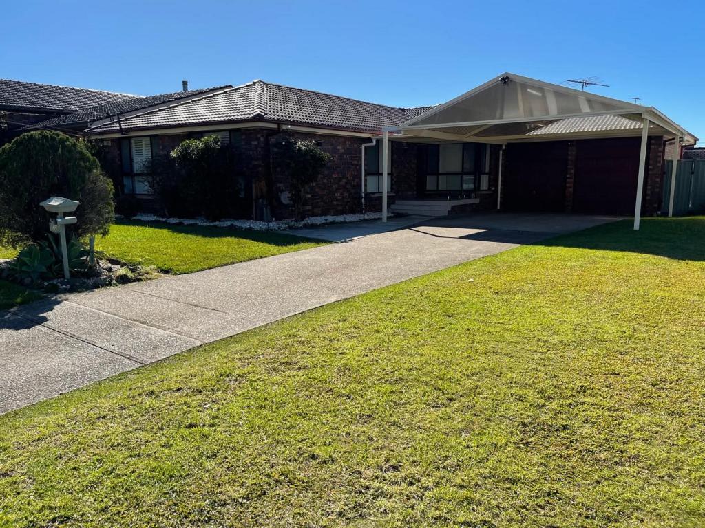 33 Lucinda Ave, Bass Hill, NSW 2197