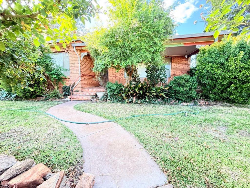 73a Orange St, Condobolin, NSW 2877