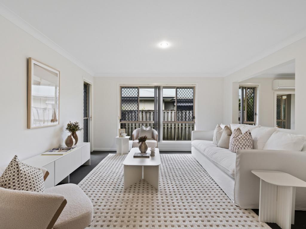 17 CARMARTHEN CCT, PACIFIC PINES, QLD 4211