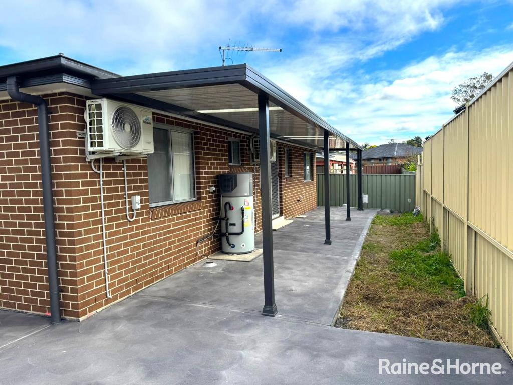 3a Clover Pl, Macquarie Fields, NSW 2564