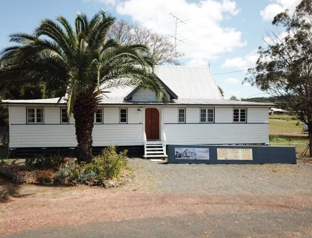 21 Macintyre St, Leyburn, QLD 4365