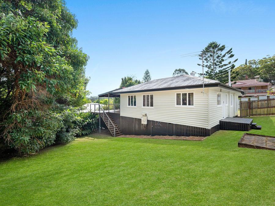 115 Nursery Rd, Holland Park West, QLD 4121