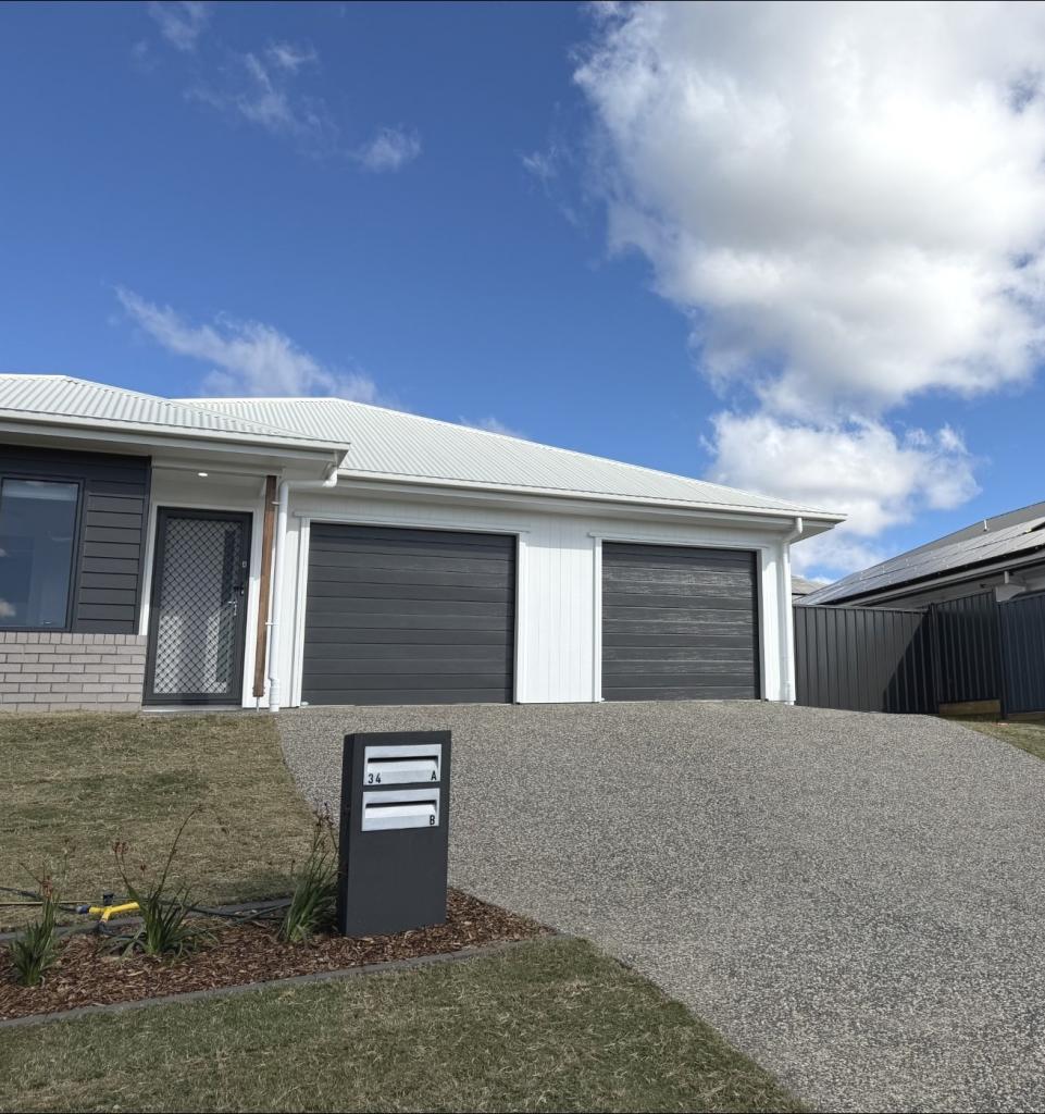 34b Gollan Cct, Kearneys Spring, QLD 4350