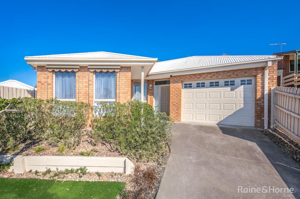 2/11 Marten, Sunbury, VIC 3429