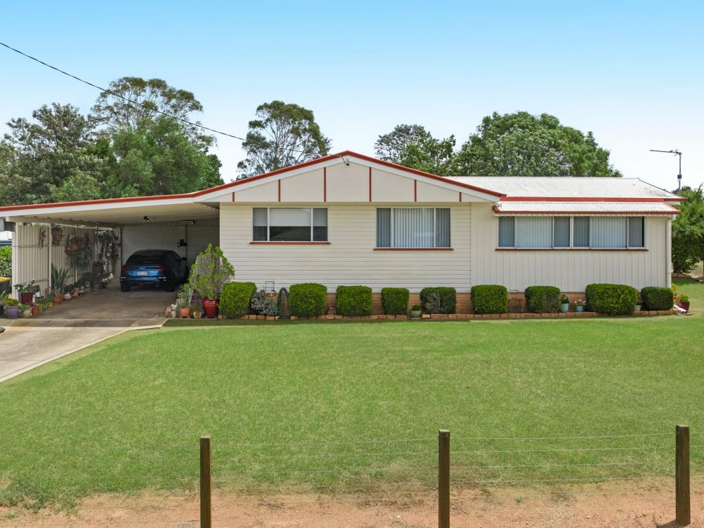 90 Newby St, Rosenthal Heights, QLD 4370