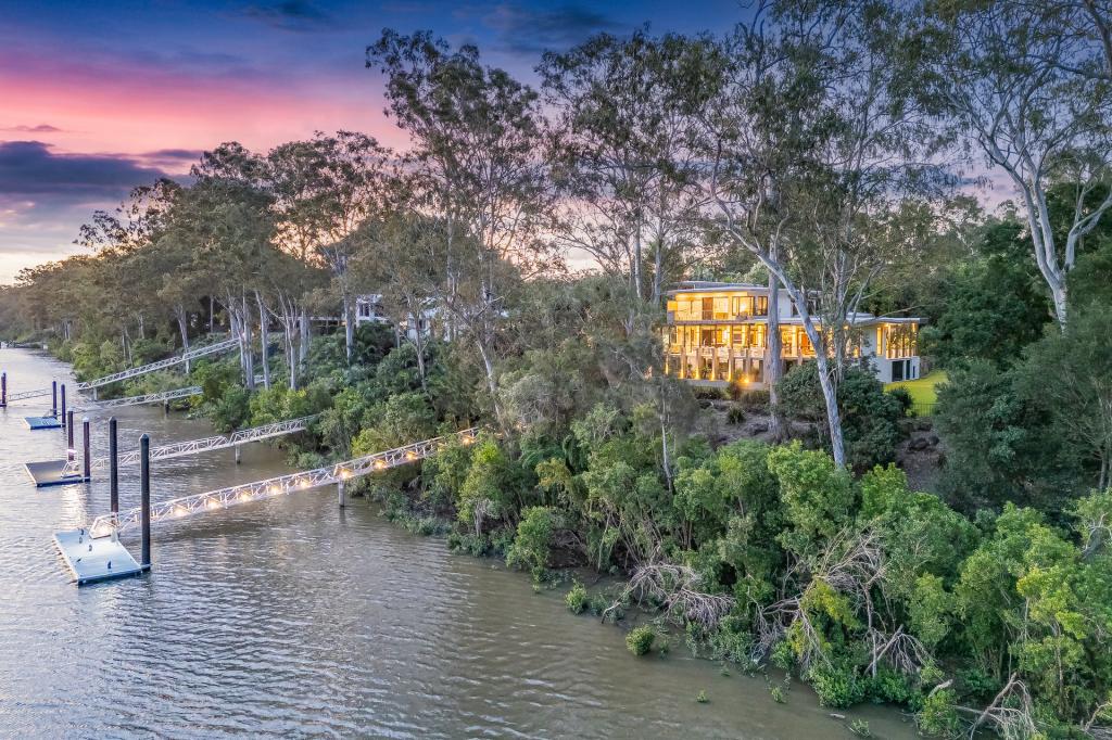 52 Kingfisher Pl, Kenmore, QLD 4069