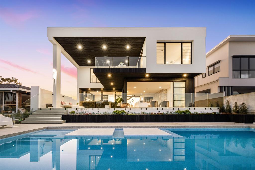 10 Rio Vista Bvd, Broadbeach Waters, QLD 4218