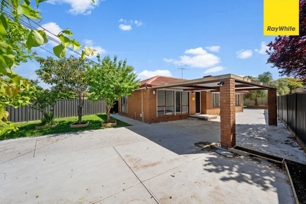 10 DOMINIC PDE, MELTON, VIC 3337