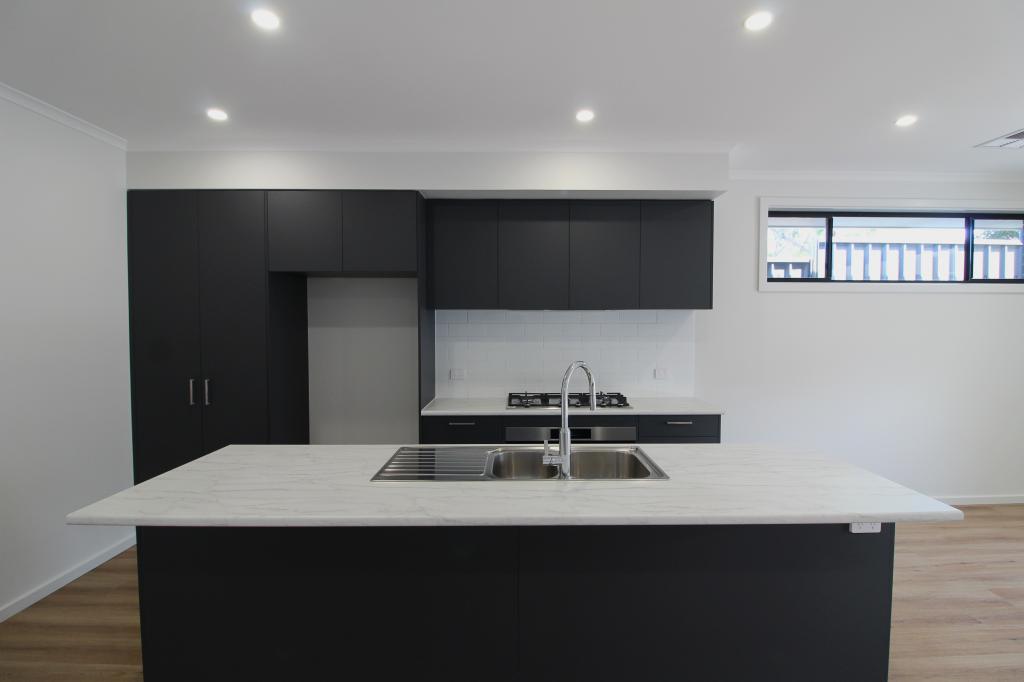 9 Deemster Ave, Christies Beach, SA 5165