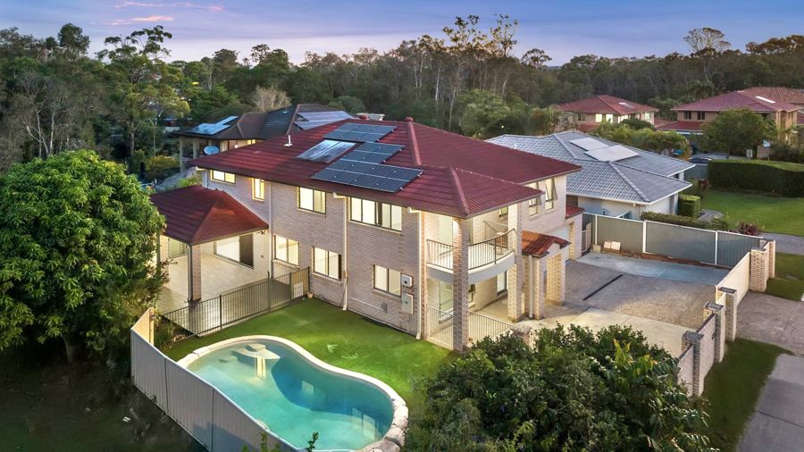 4 Banbrook Ct, Molendinar, QLD 4214