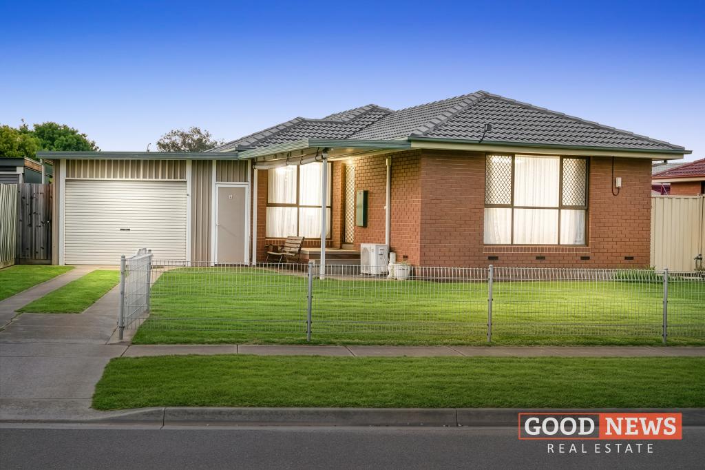 13 TAMARIND CRES, WERRIBEE, VIC 3030