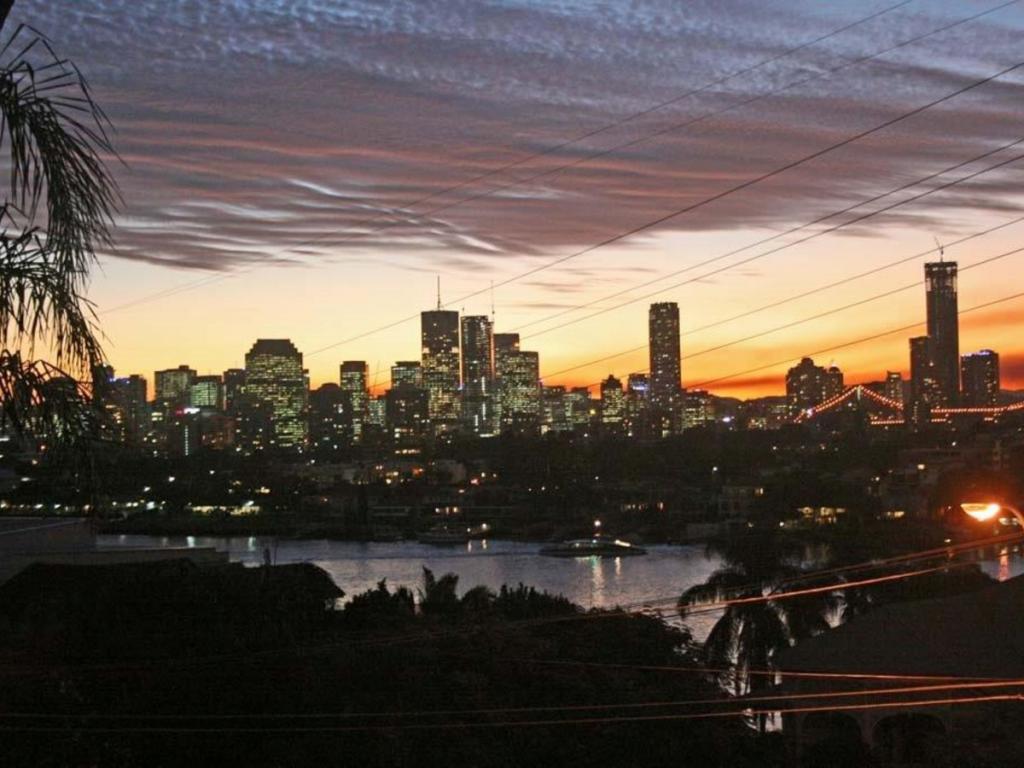 1/100 Norman Cres, Norman Park, QLD 4170