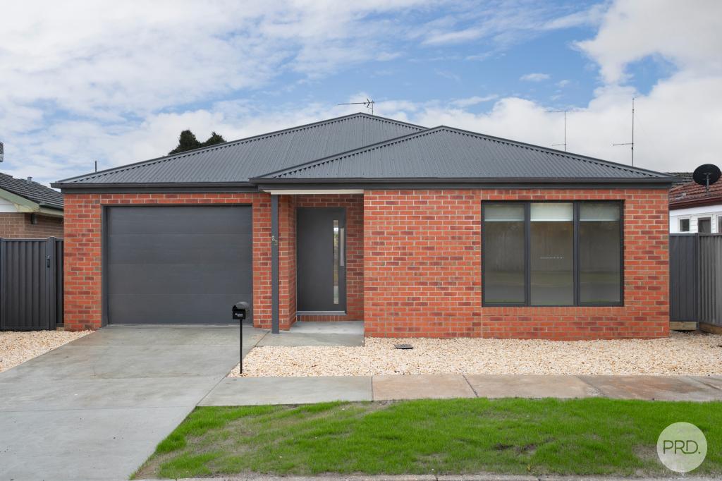 2B STAMFORD ST, WENDOUREE, VIC 3355