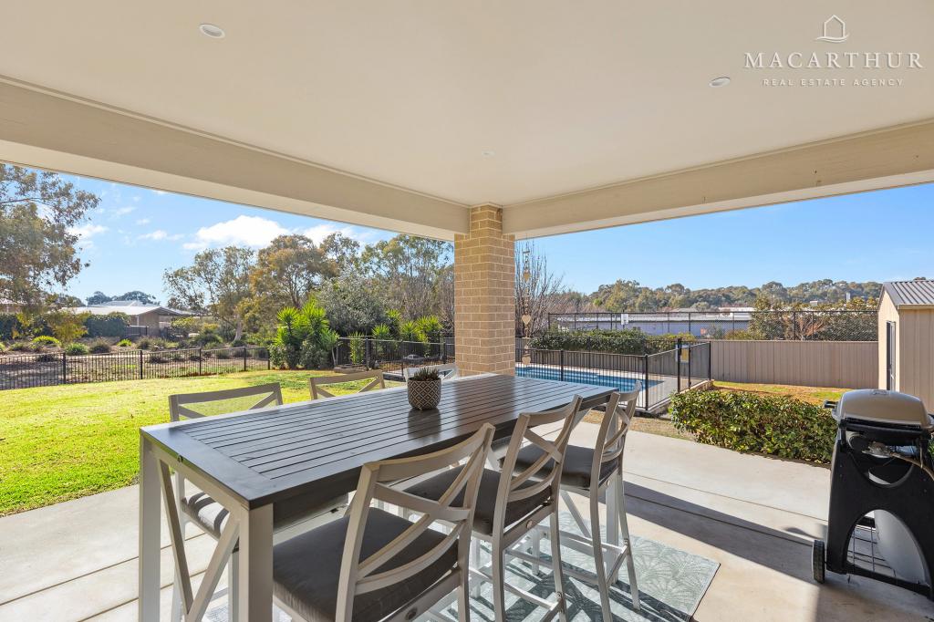 14 Plunkett Dr, Lake Albert, NSW 2650