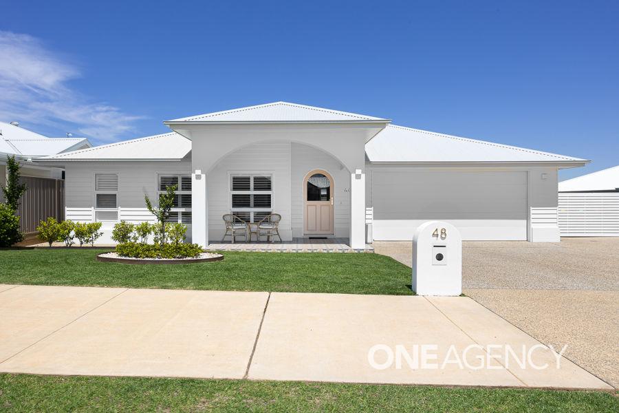 48 Valencia Dr, Gobbagombalin, NSW 2650