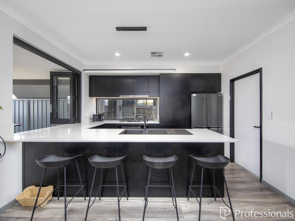 19 Entrance Rd, Coogee, WA 6166