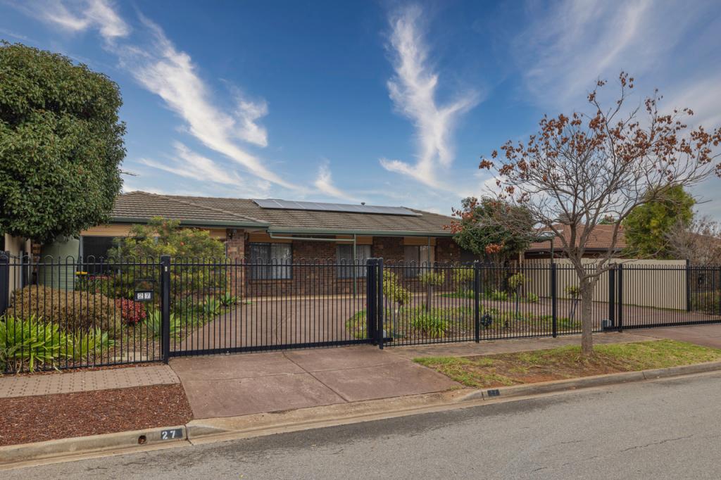 27 Beaumont Ct, Para Hills West, SA 5096