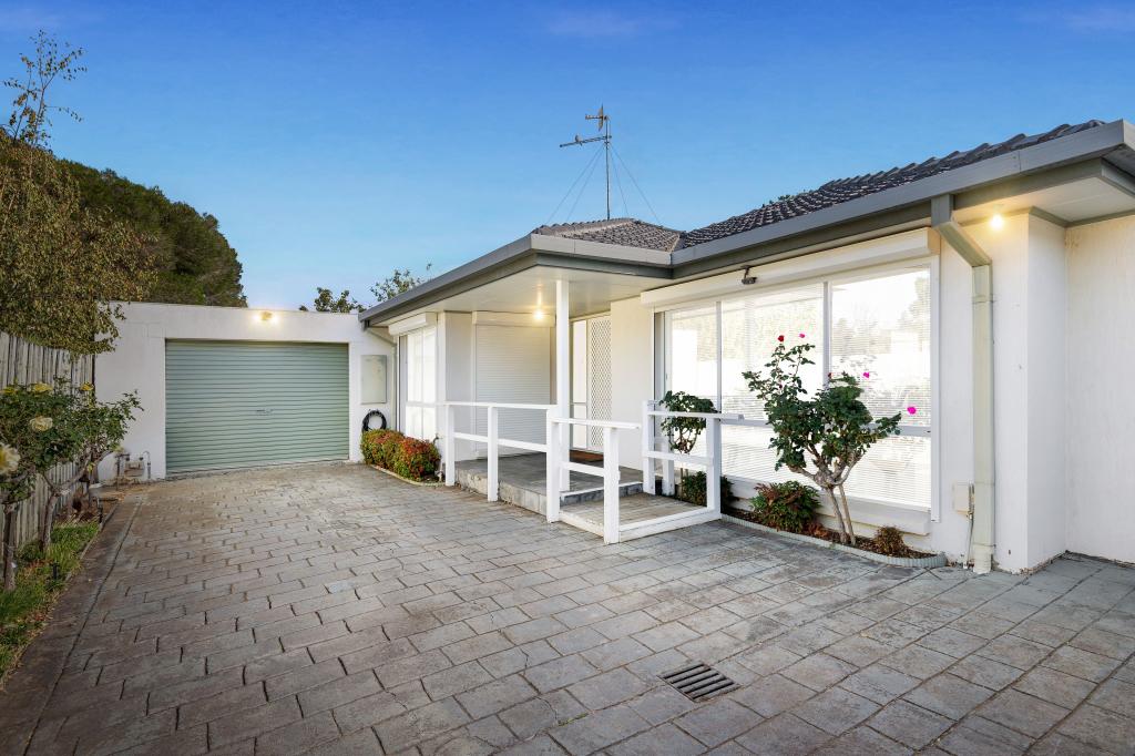 2/37 Thornhill Dr, Keilor Downs, VIC 3038