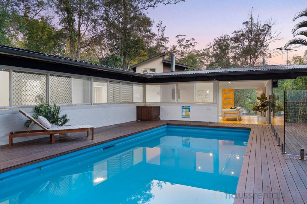 35 Ashburton St, Chapel Hill, QLD 4069