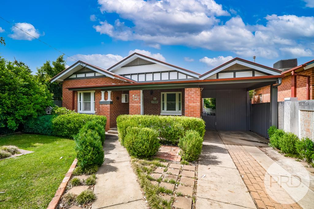 15 Lindsay St, Turvey Park, NSW 2650