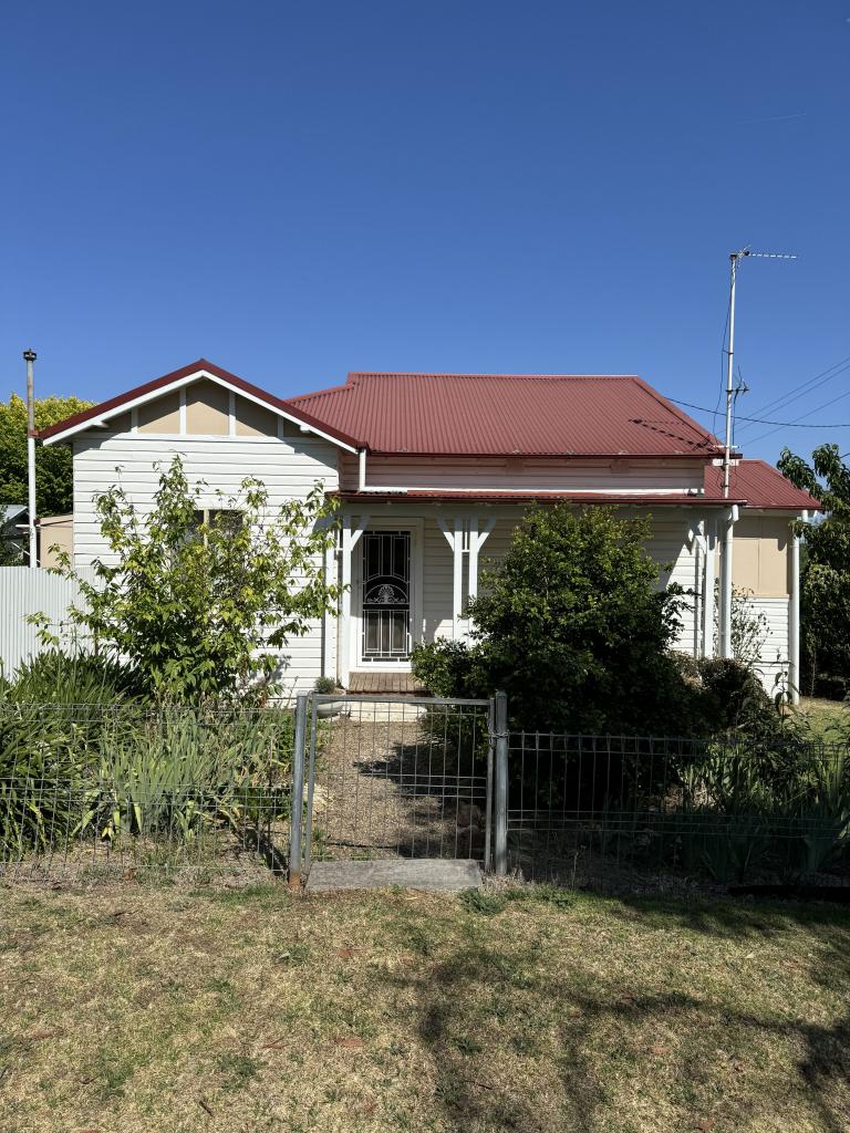 66 Berthong St, Young, NSW 2594