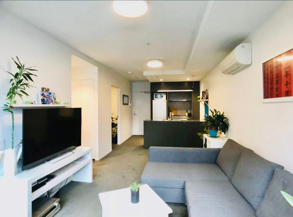 ELG07/11 FLOCKHART ST, ABBOTSFORD, VIC 3067