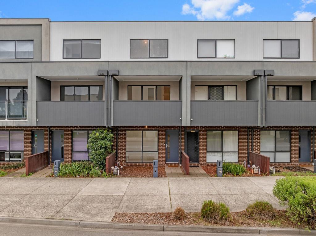 5/1 VILLAGE WAY, PAKENHAM, VIC 3810