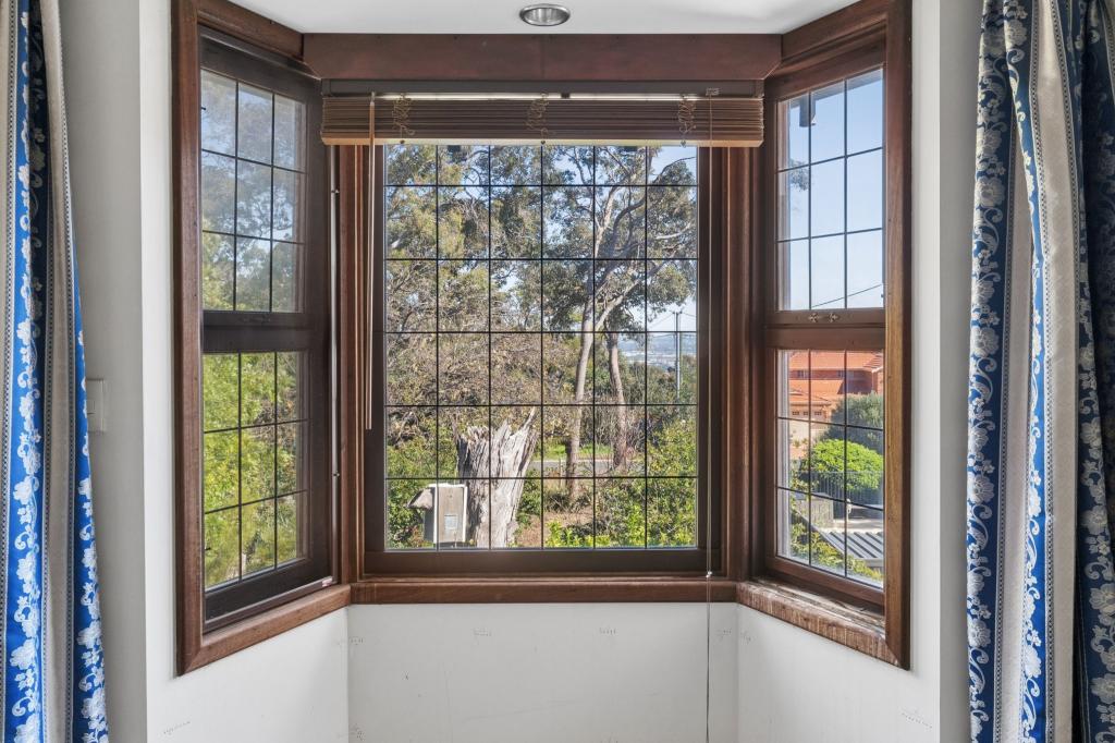 25 Walbeck Rd, Kalamunda, WA 6076