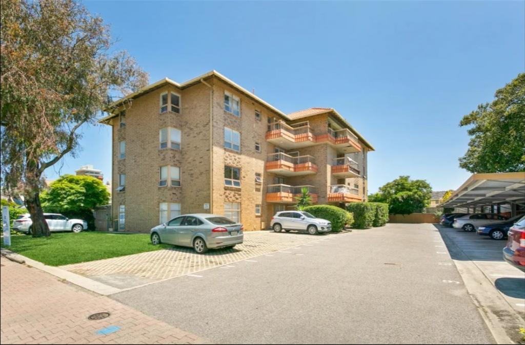 19/21 Sturt St, Glenelg North, SA 5045
