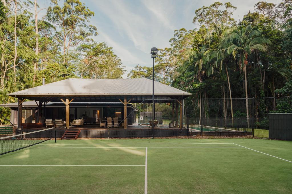 8 Firetail Ct, Tanawha, QLD 4556