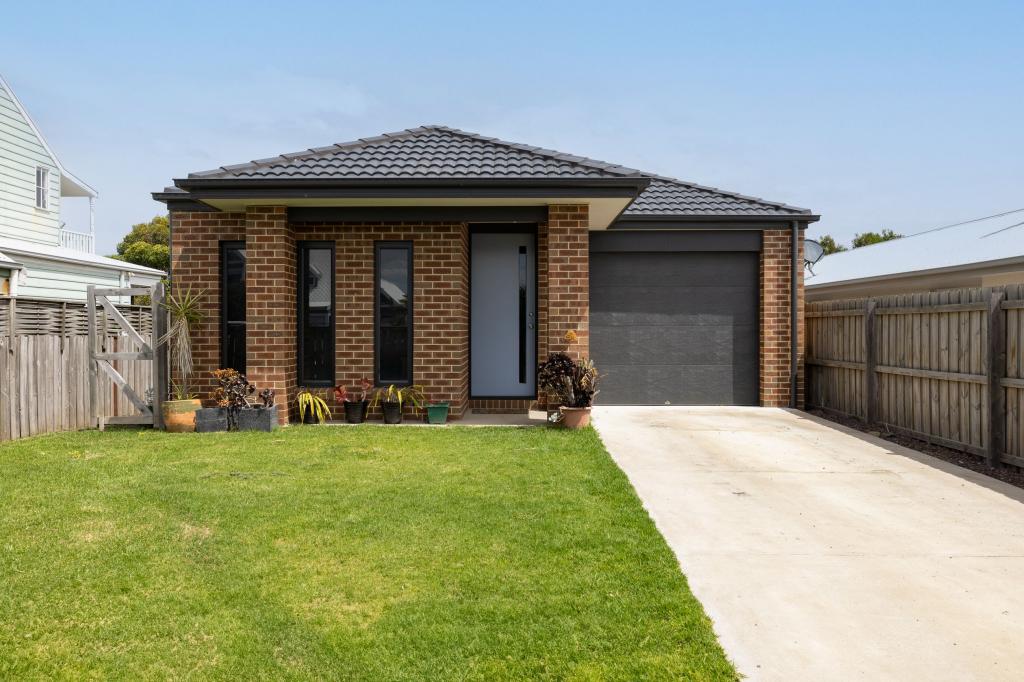 9b Malcalm Ave, Surf Beach, VIC 3922