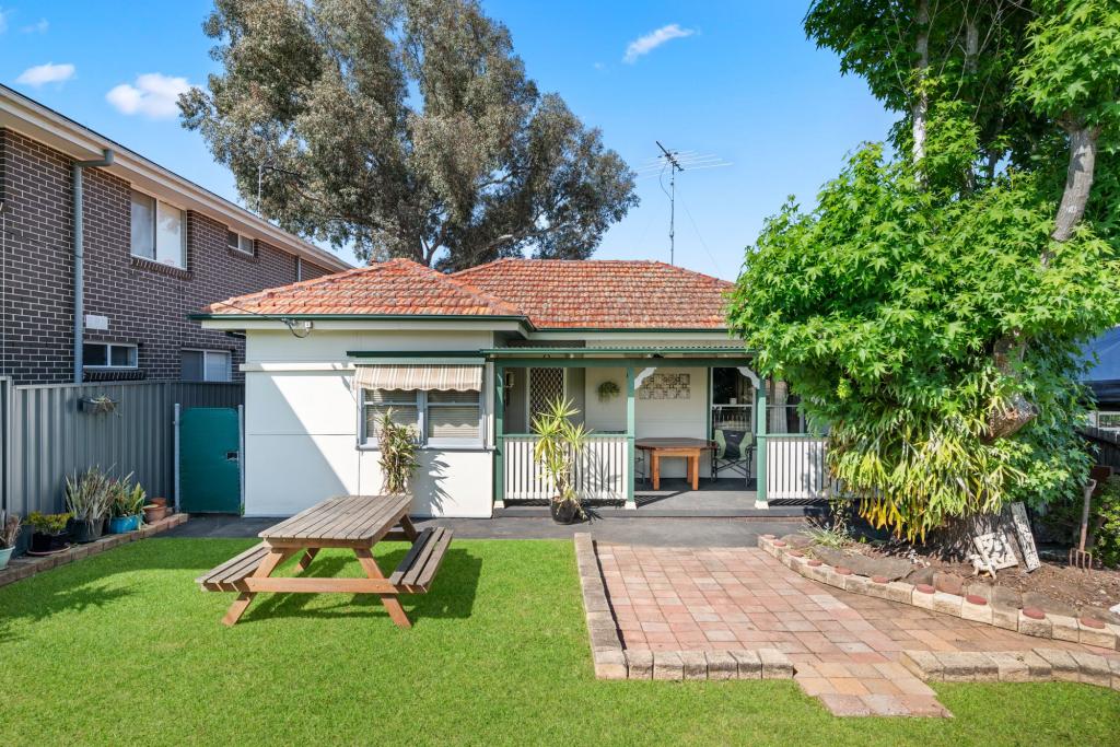 81 Hoddle Ave, Bradbury, NSW 2560