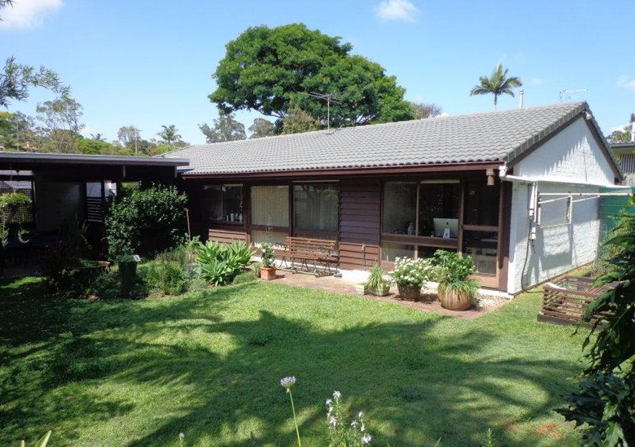 18 Glen Frew St, Kenmore, QLD 4069