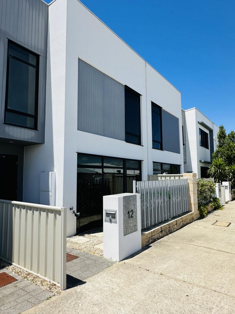 12 GINROCK WAY, GOLDEN BAY, WA 6174