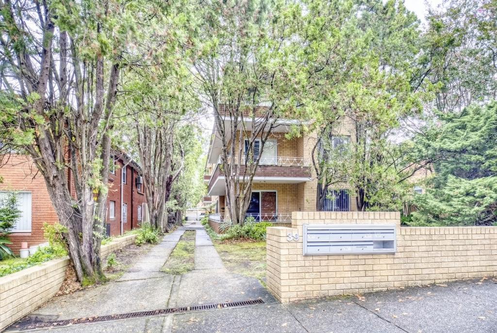 2/39 CHANDOS ST, ASHFIELD, NSW 2131