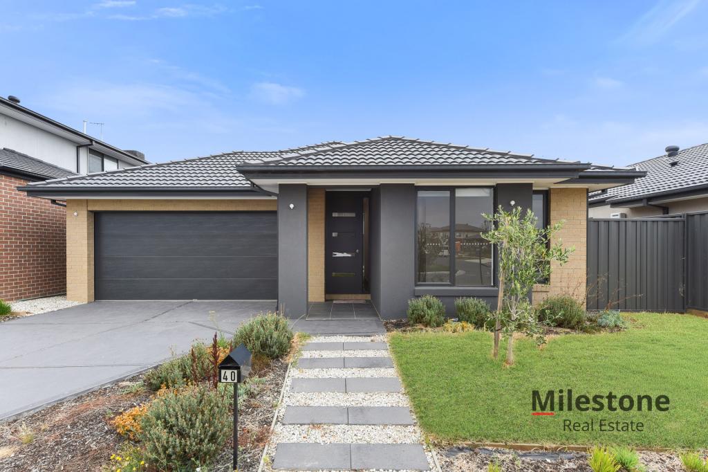 40 Bolshoi Bvd, Clyde North, VIC 3978