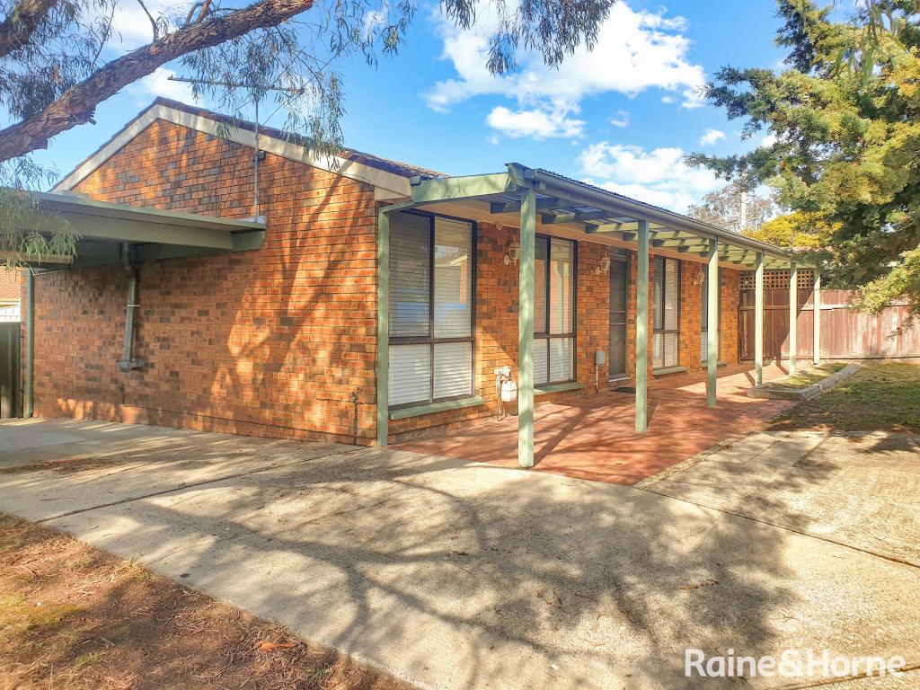 4 BRADBURY PL, KARABAR, NSW 2620