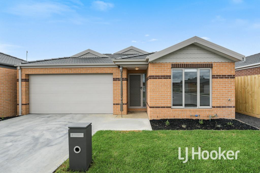 16 Newcastle Dr, Officer, VIC 3809