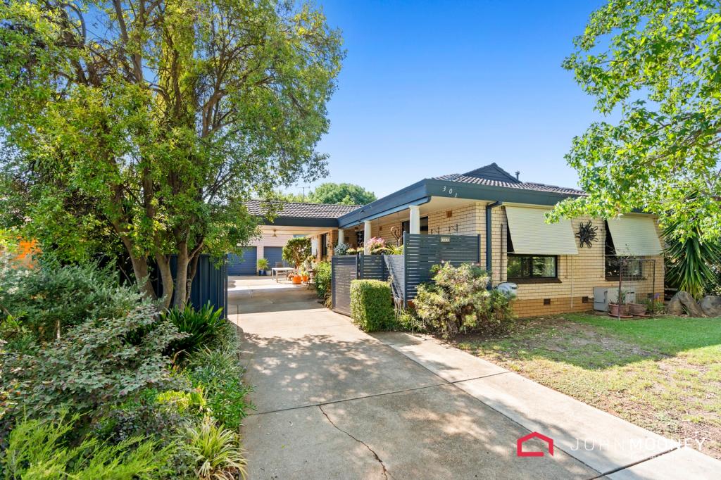 301 BOURKE ST, TOLLAND, NSW 2650