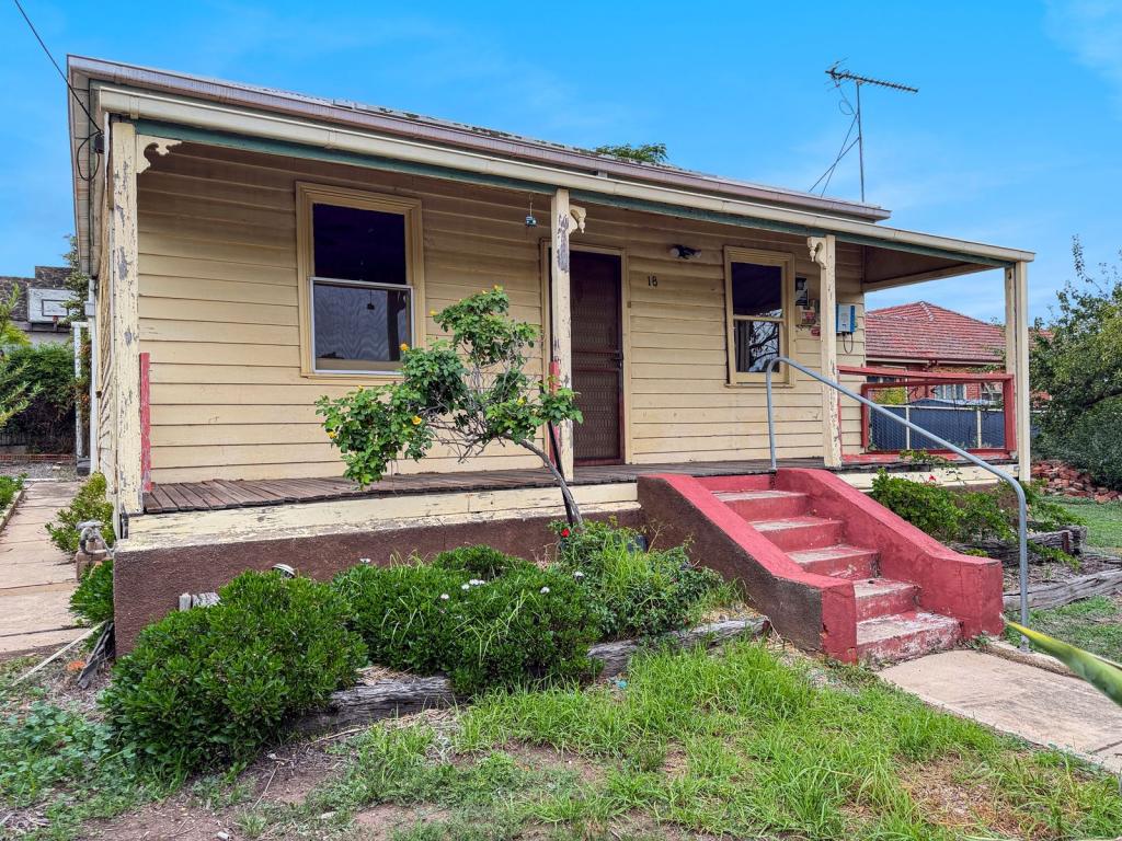 18 Goldsmith St, Maryborough, VIC 3465