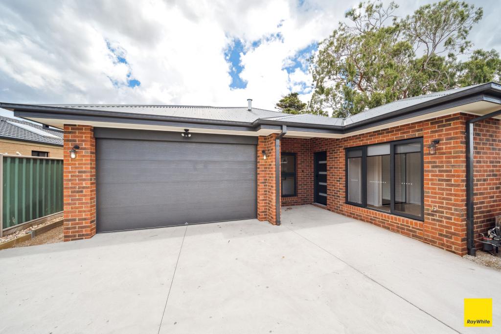 18B CHAPEL ST, KANGAROO FLAT, VIC 3555