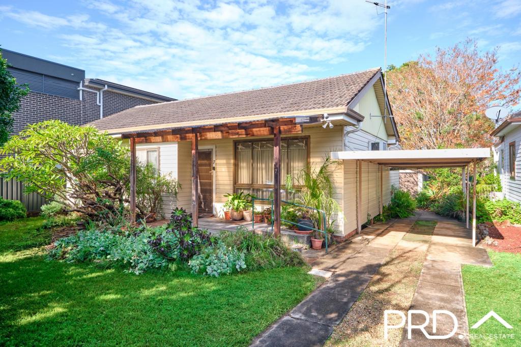 7 HARFORD AVE, EAST HILLS, NSW 2213