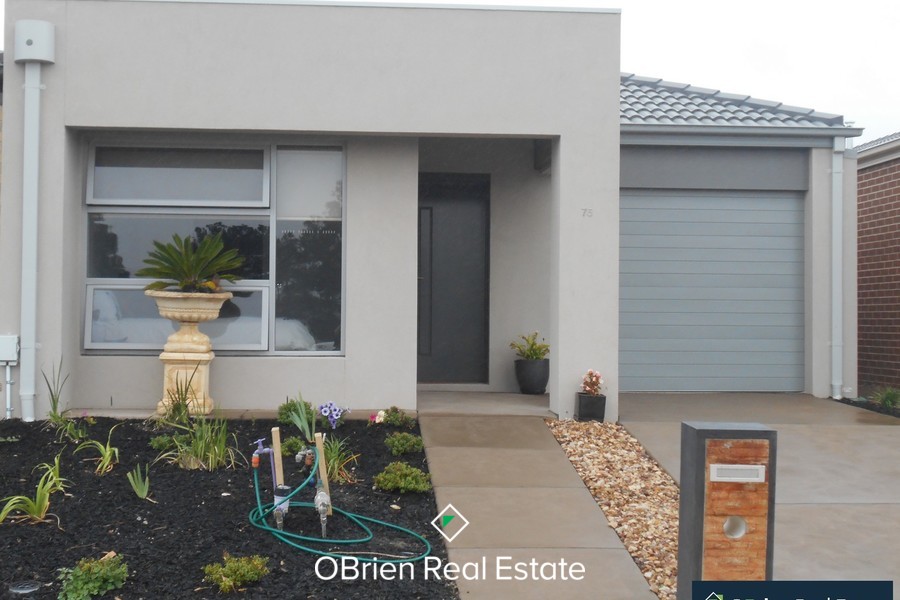 75 Macumba Dr, Clyde North, VIC 3978