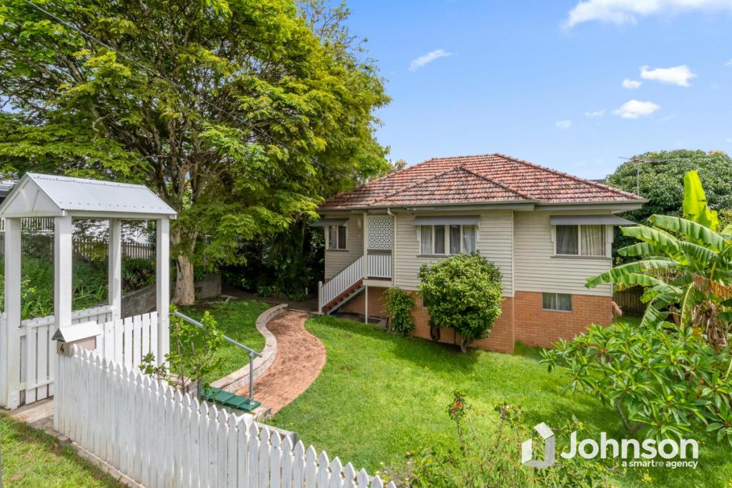 4 Broula St, Stafford Heights, QLD 4053