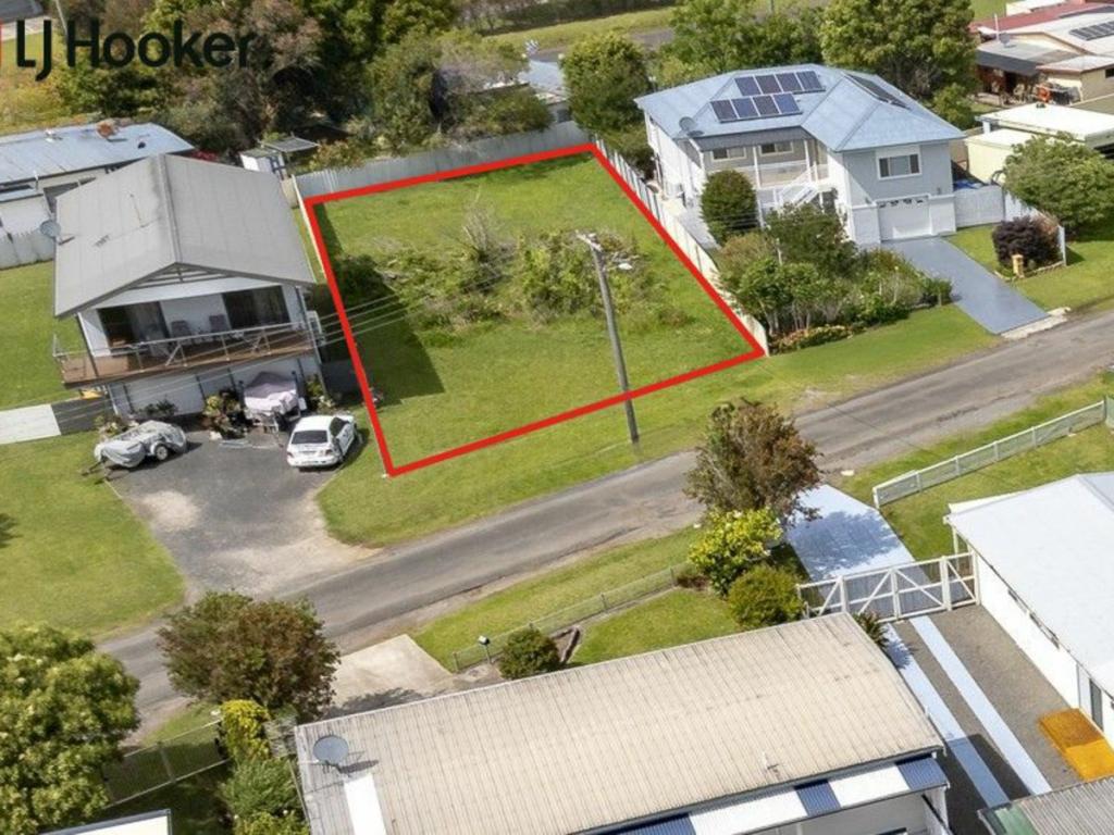 4 Leonore Ave, Greenwell Point, NSW 2540