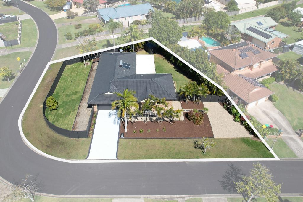 14 Smout Ct, Sandstone Point, QLD 4511